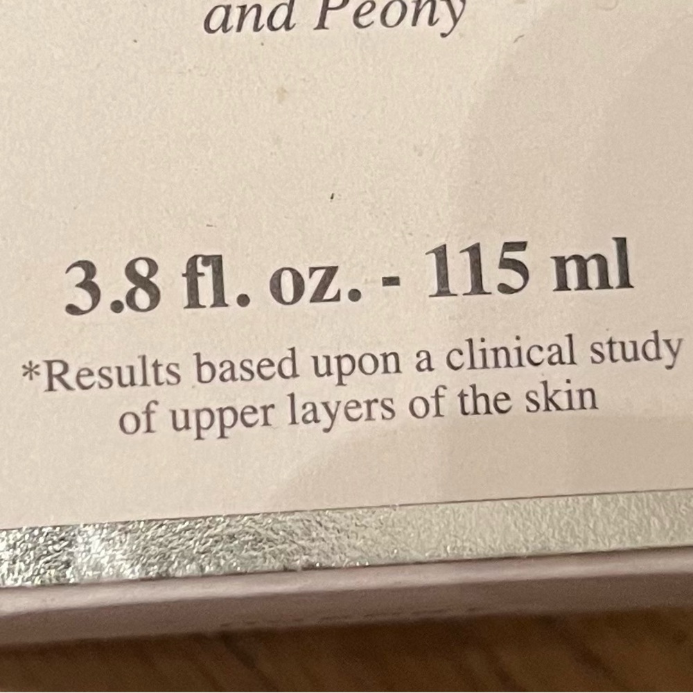 Kiehl's Clearly Corrective Dark Spot Solution - Picture 2 of 2